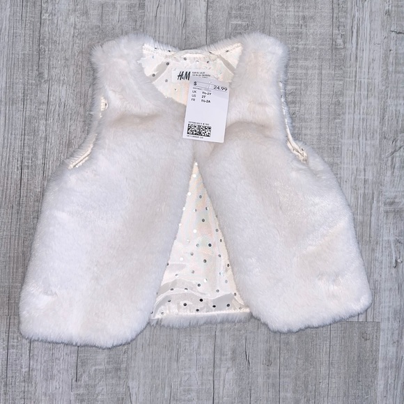 NWT H&M Plush White Faux Fur Vest - Picture 1 of 3